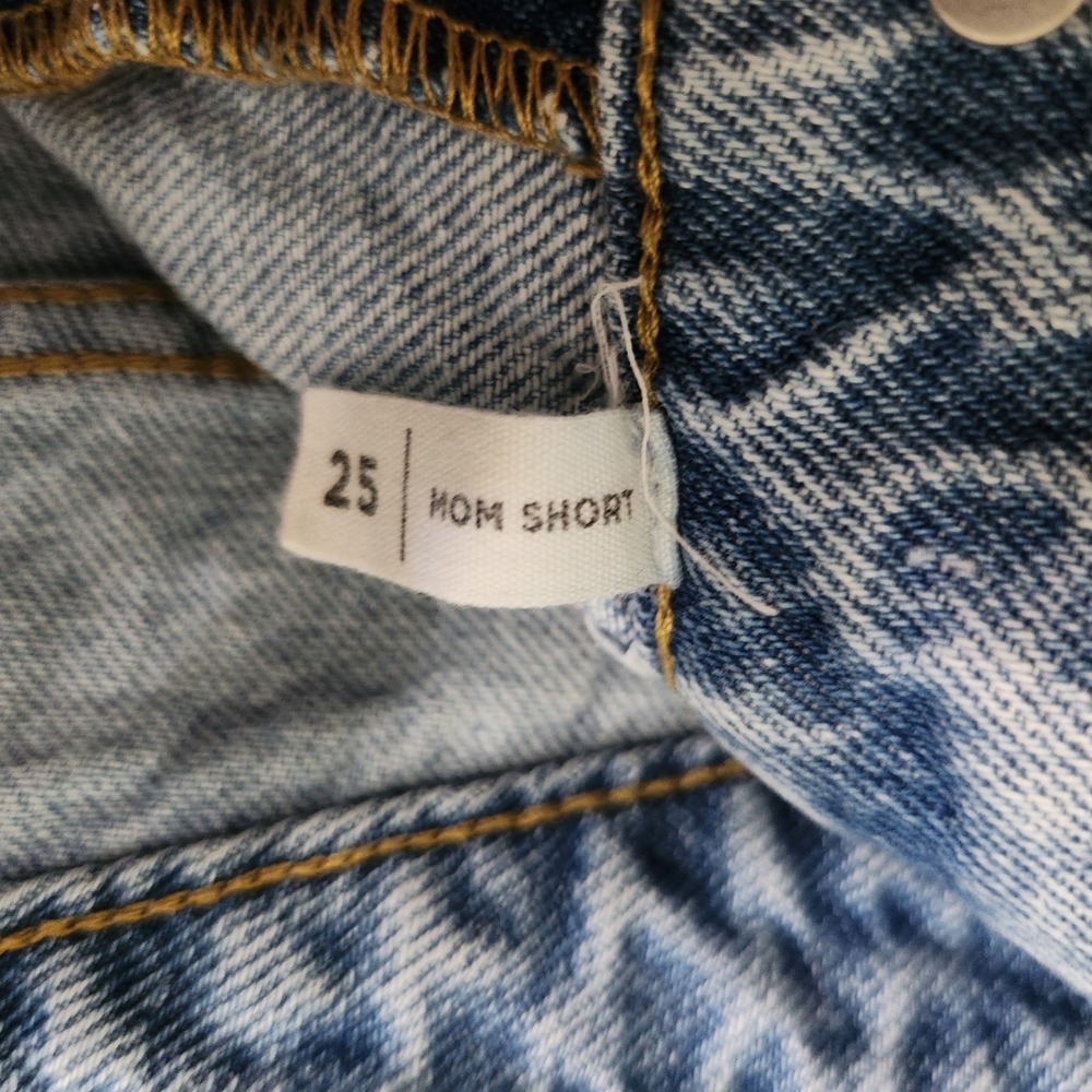 Pacsun Mom Shorts Distressed Frayed Hem Light Wash‎ Denim Shorts Size 25 - Picture 4 of 9